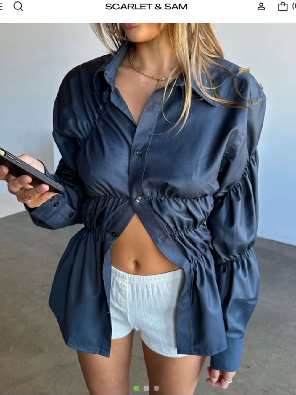 Scarlet and Sam scrunched shirt in Charcoal